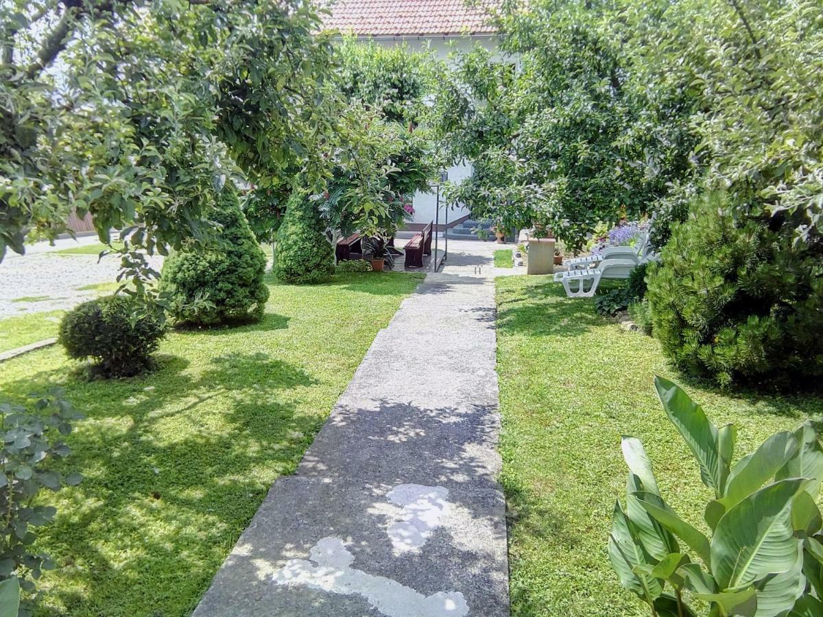 Guesthouse Pavlicic Dreznik Grad Exterior photo