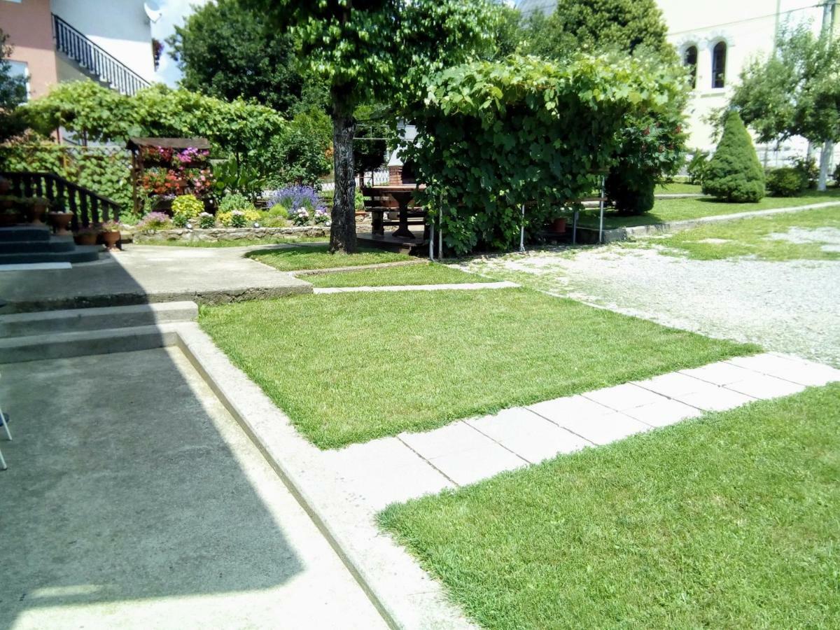 Guesthouse Pavlicic Dreznik Grad Exterior photo